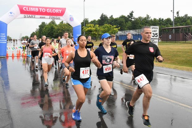 Soldiers attempt to qualify for Army Ten-Miler team.