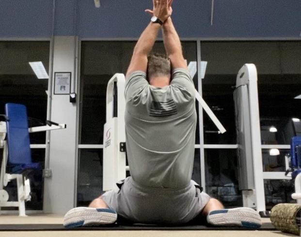 (Stew Smith) stew smith sitting frog pose