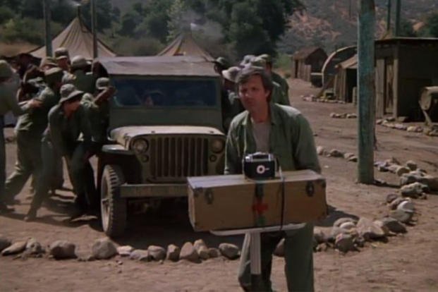 Behold, Hawkeye’s record-setting attempt to pack a Jeep full of soldiers. (CBS) Behold, Hawkeye’s record-setting attempt to pack a Jeep full of soldiers.