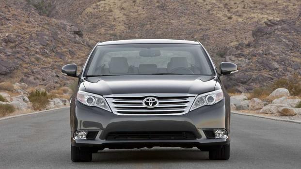 2011-2012 Toyota Avalon Front View
