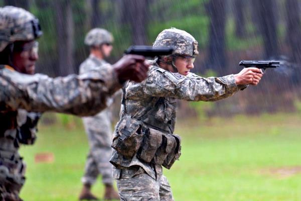 U.S. soldiers train with M9 9mm pistols. (U.S. Army photo)