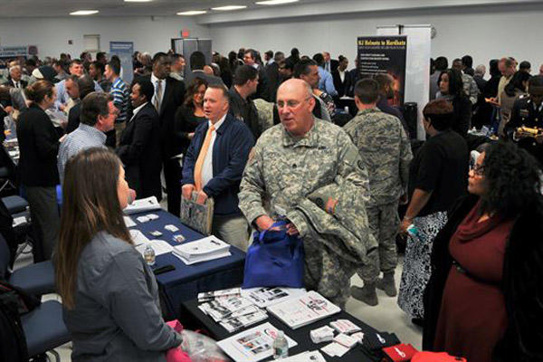 Army Reserve promotes Private Public Partnership at New Jersey job fair.