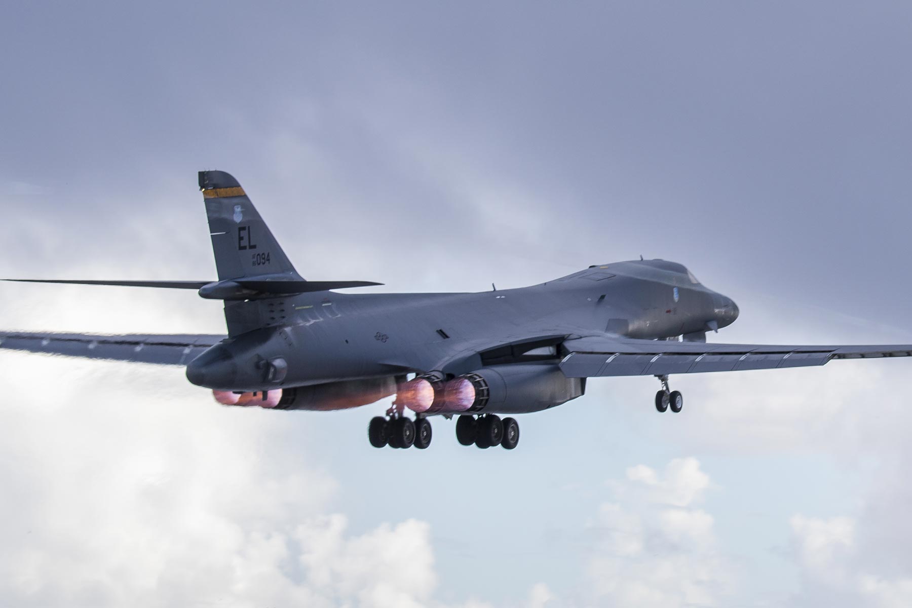 Tinkering with B-1 bombers at air base in Oklahoma