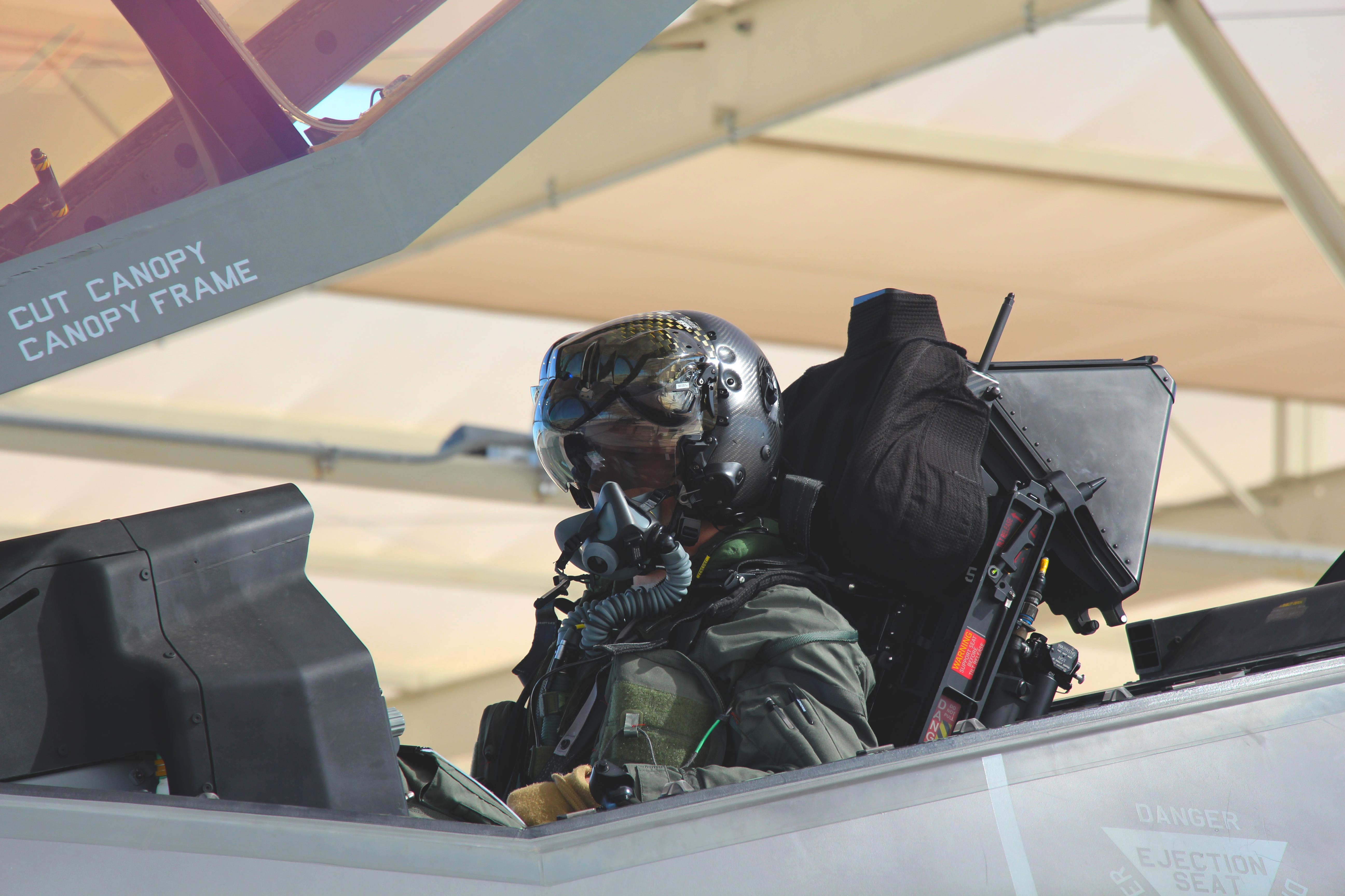 what-it-s-like-training-brand-new-air-force-pilots-on-the-f-35a