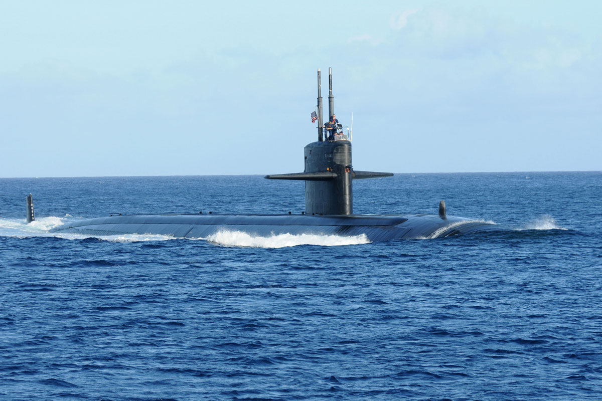 A Los Angeles class submarine in dry dock., en.wikipedia.or…