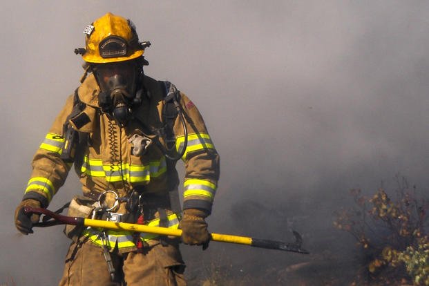 A firefighter from the Albuquerque (N.M.) Fire Department’s Wildland Task Force trains.