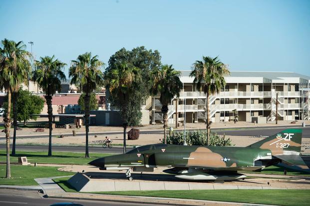 luke air force base billeting