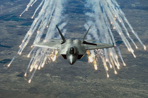 F-22 deploys flares