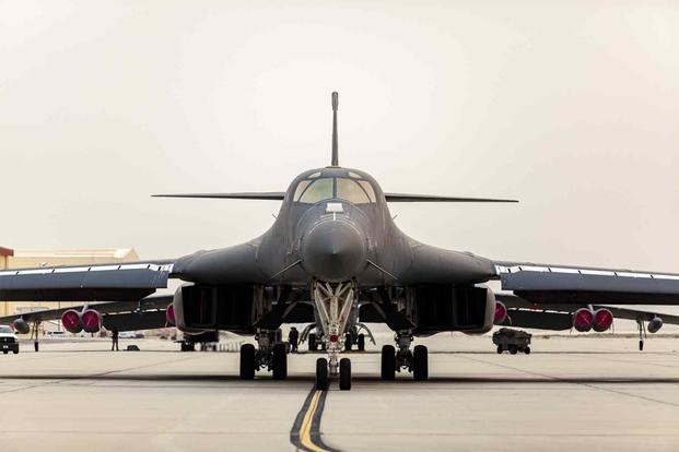 A B-1B Lancer taxis at Edwards Air Force Base