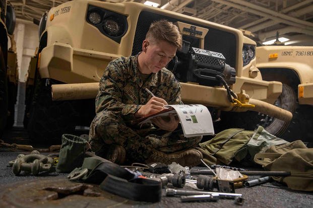 Want to learn all about the JLTV? I hope you like technical manuals. 