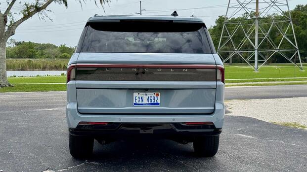 2025 Lincoln Navigator rear