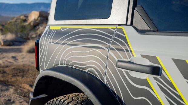 2027-bronco-rtr-rear-panel-detail