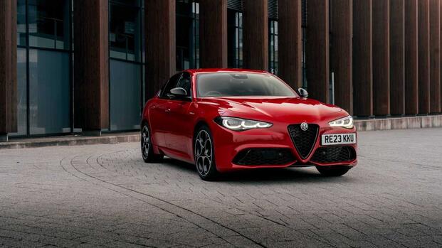 2025 Alfa Romeo Giulia (2)