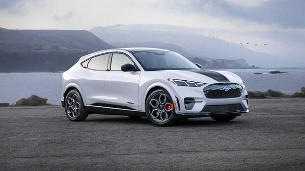 2026-mustang-mach-e-gt-california-special-09-260