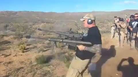 WALL DESTROYER Sniper Rifle !!! US 50 CAL Barrett M82 