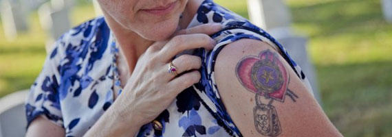 Mom Ink People with tattoos in honor of their mothers say designs proclaim  everlasting love  Stories  thesunchroniclecom
