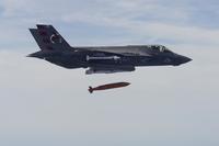 Navy's F-35C Joint Strike Fighter test fires a JSOW-C precision air-to-ground weapon. (Image: Raytheon)