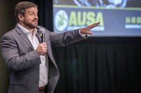 Daniel Padgett, deputy director of Army Applications Lab, U.S. Army Futures Command, speaks to veteran entrepreneurs during the annual AUSA Conference in Washington, D.C.