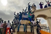 Supporters of Niger's ruling junta gather at the start of a protest